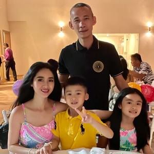 Meet your Posher, Duong